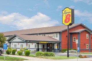 Super 8 By Wyndham Willows in Willows